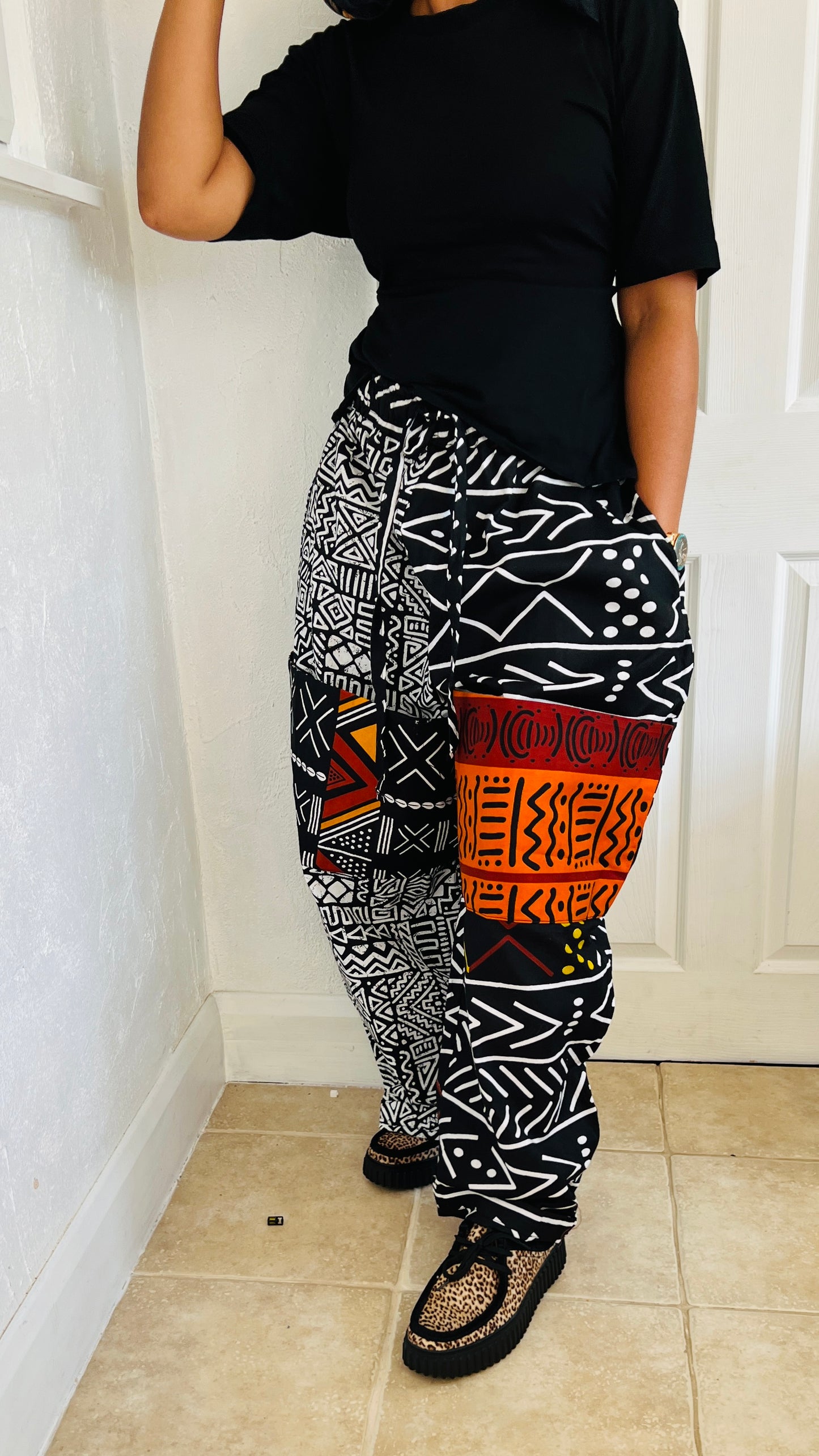 2 print BW black and white Baloon trousers with knee pockets