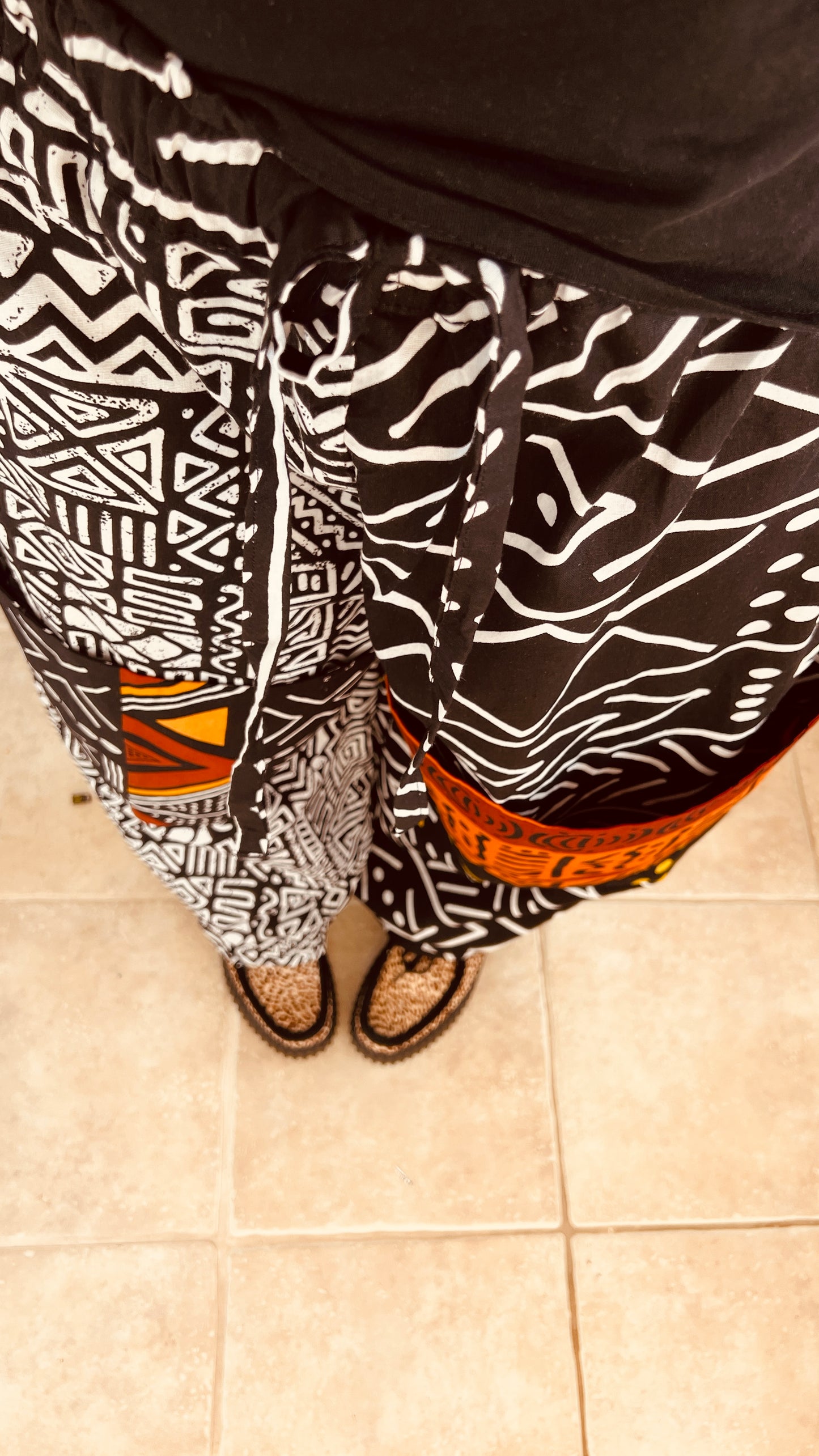 2 print BW black and white Baloon trousers with knee pockets