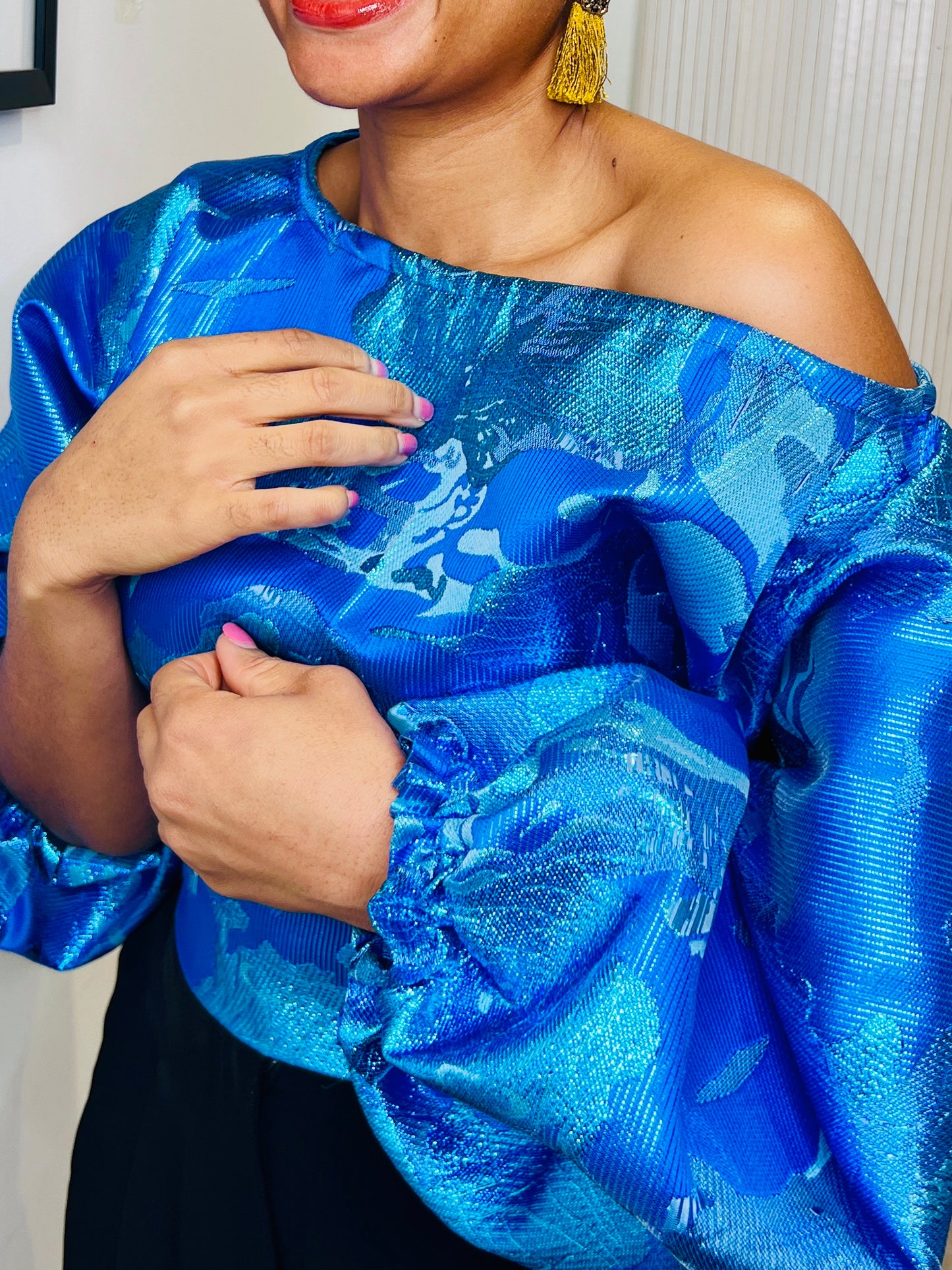 Blue metallic Jacquard Asymmetric Balloon Sleeve Blouse