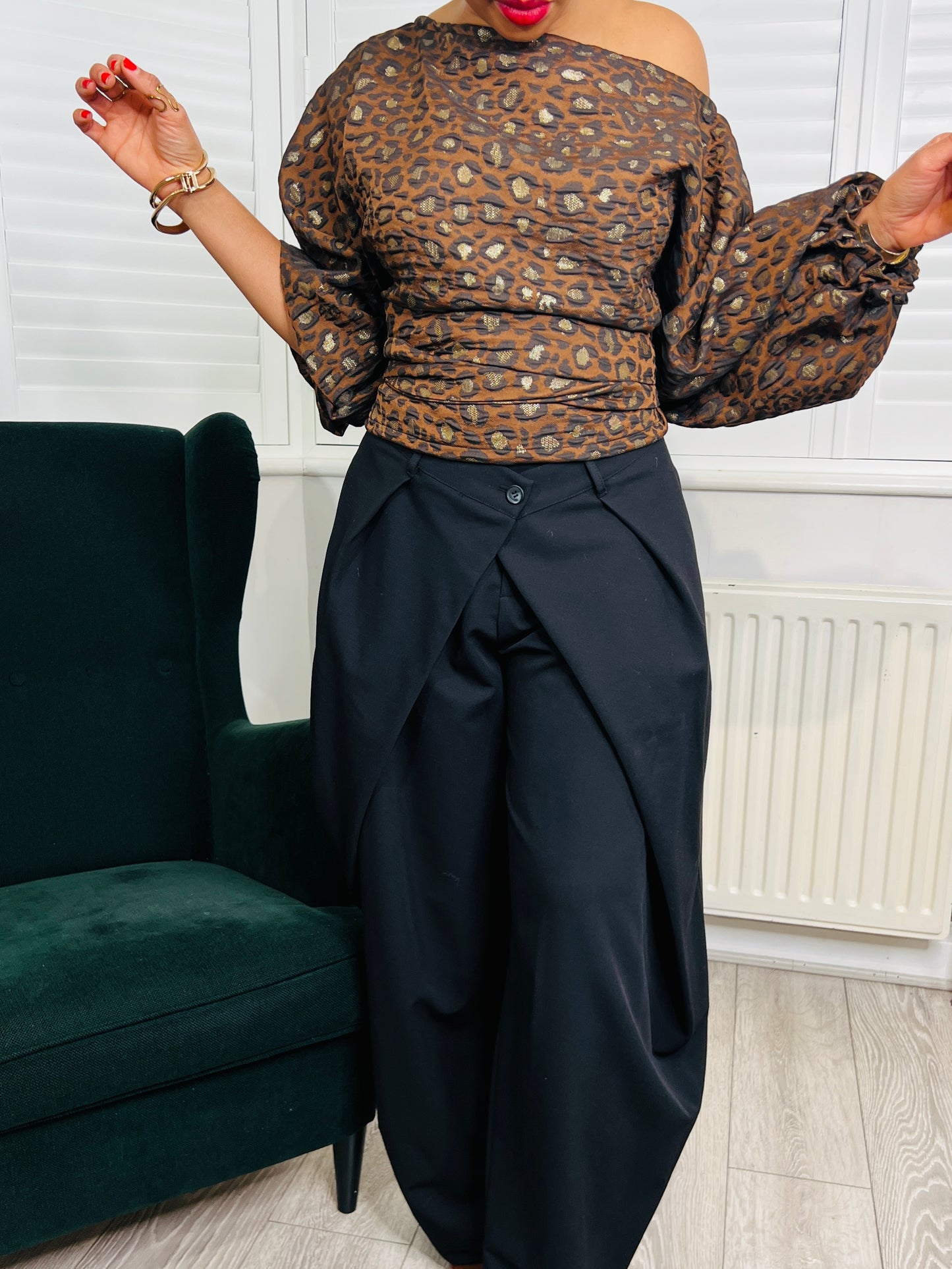 Brown leopard metallic Jacquard Asymmetric Balloon Sleeve Blouse