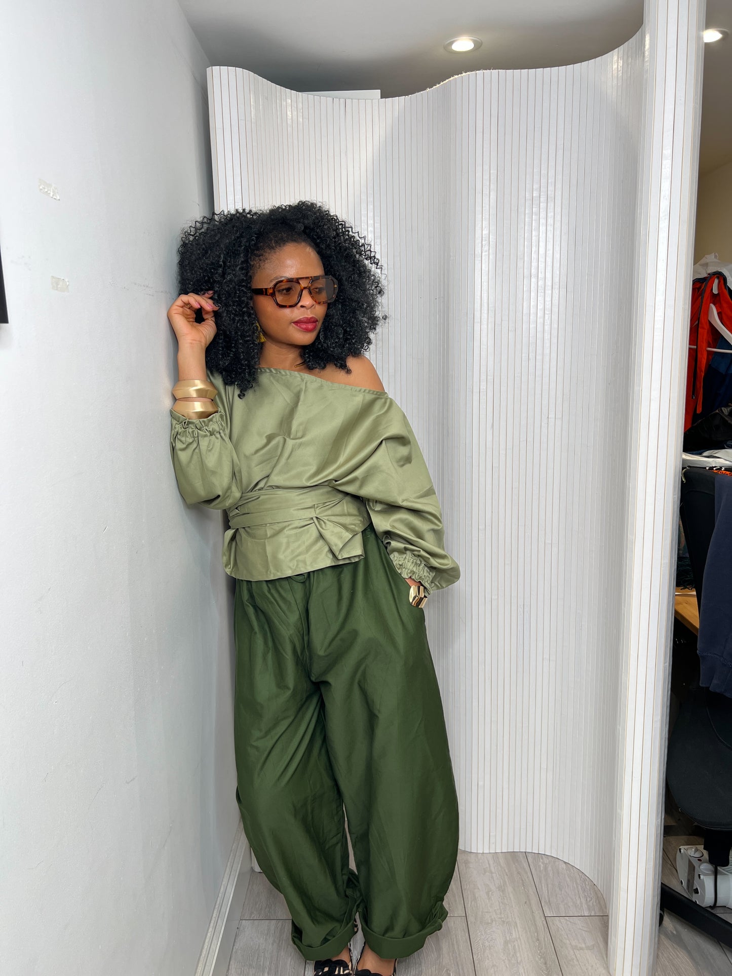 Khaki green Baloon trousers.