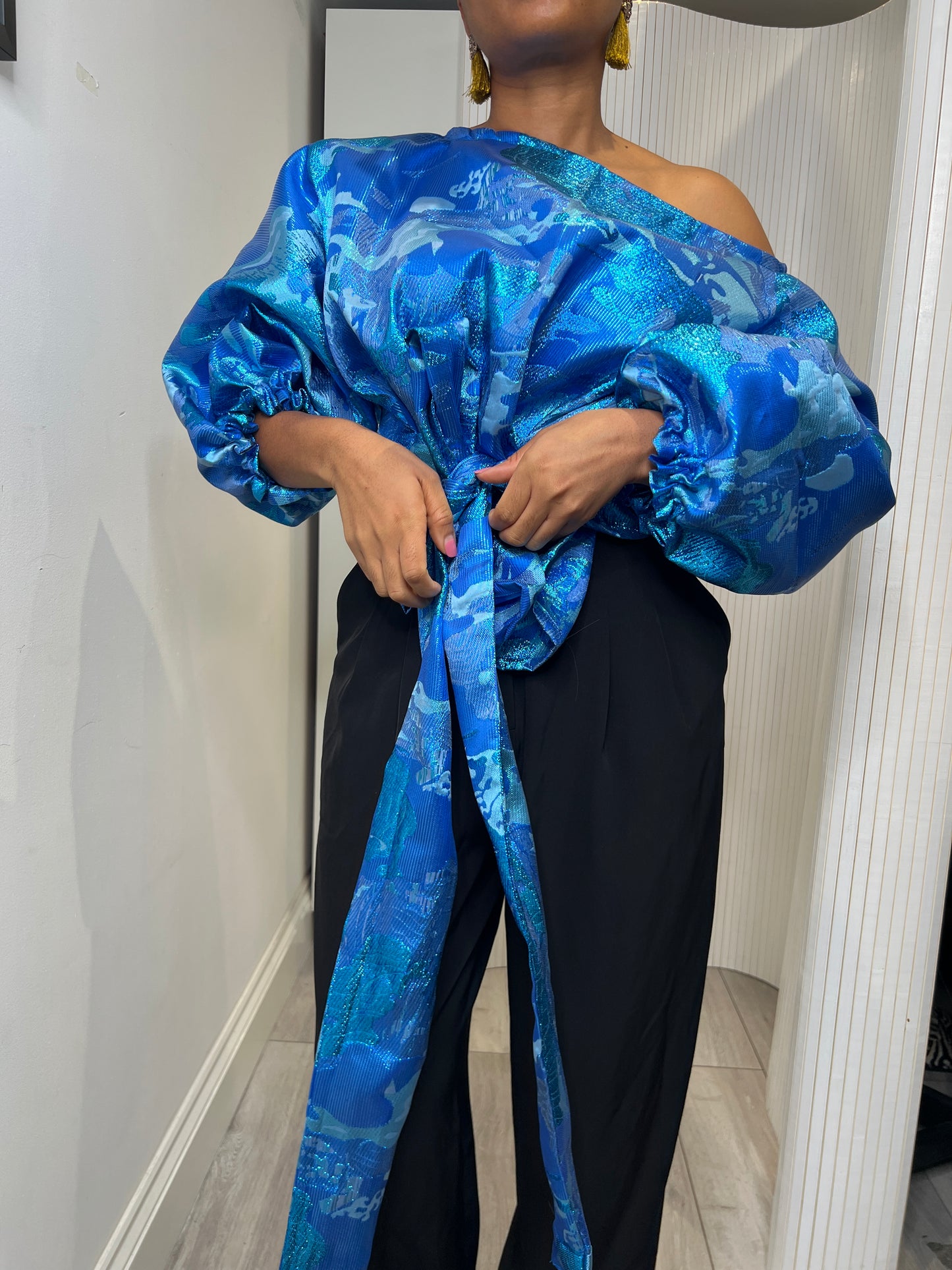 Blue metallic Jacquard Asymmetric Balloon Sleeve Blouse