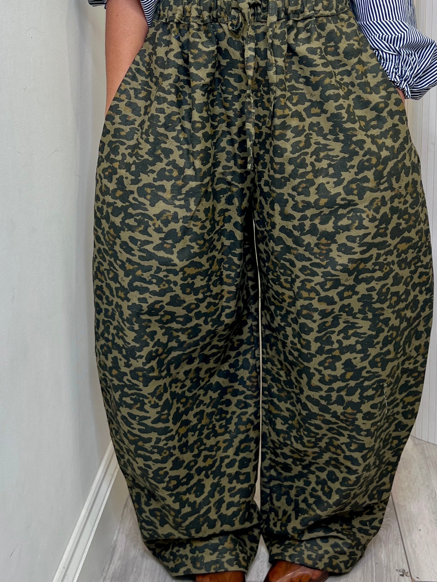 Animal print Baloon trousers. 2 options. Size 1 up to UK 14/16