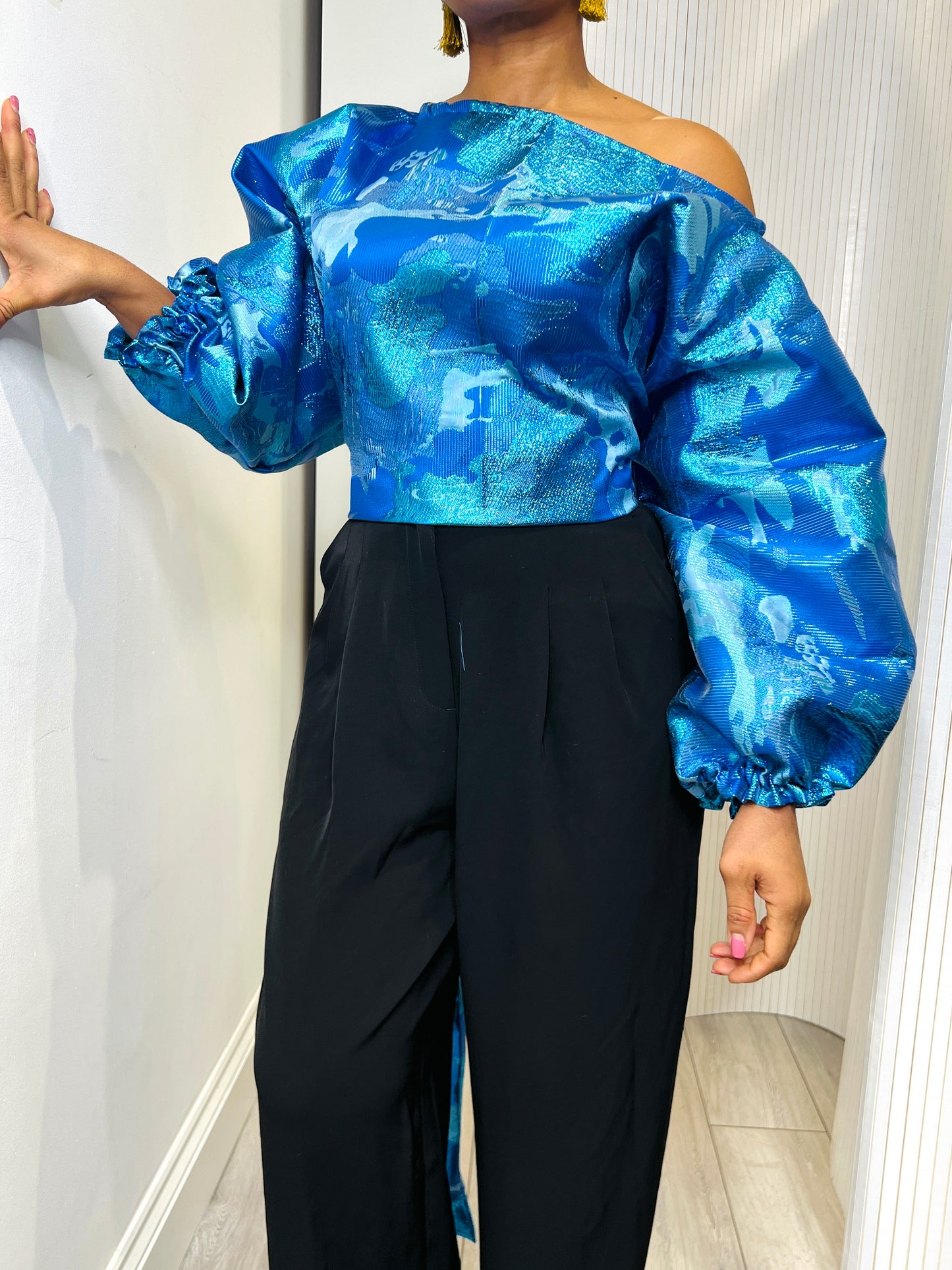 Blue metallic Jacquard Asymmetric Balloon Sleeve Blouse
