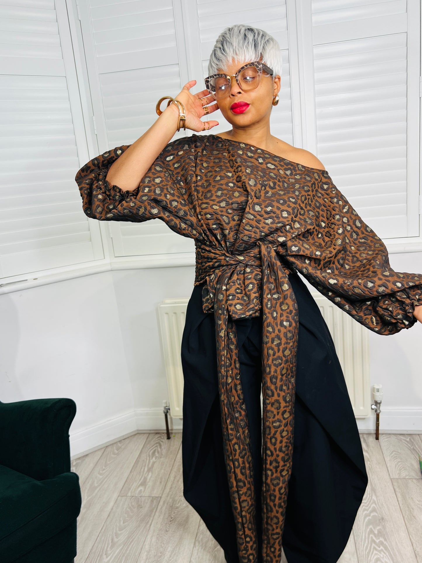 Brown leopard metallic Jacquard Asymmetric Balloon Sleeve Blouse