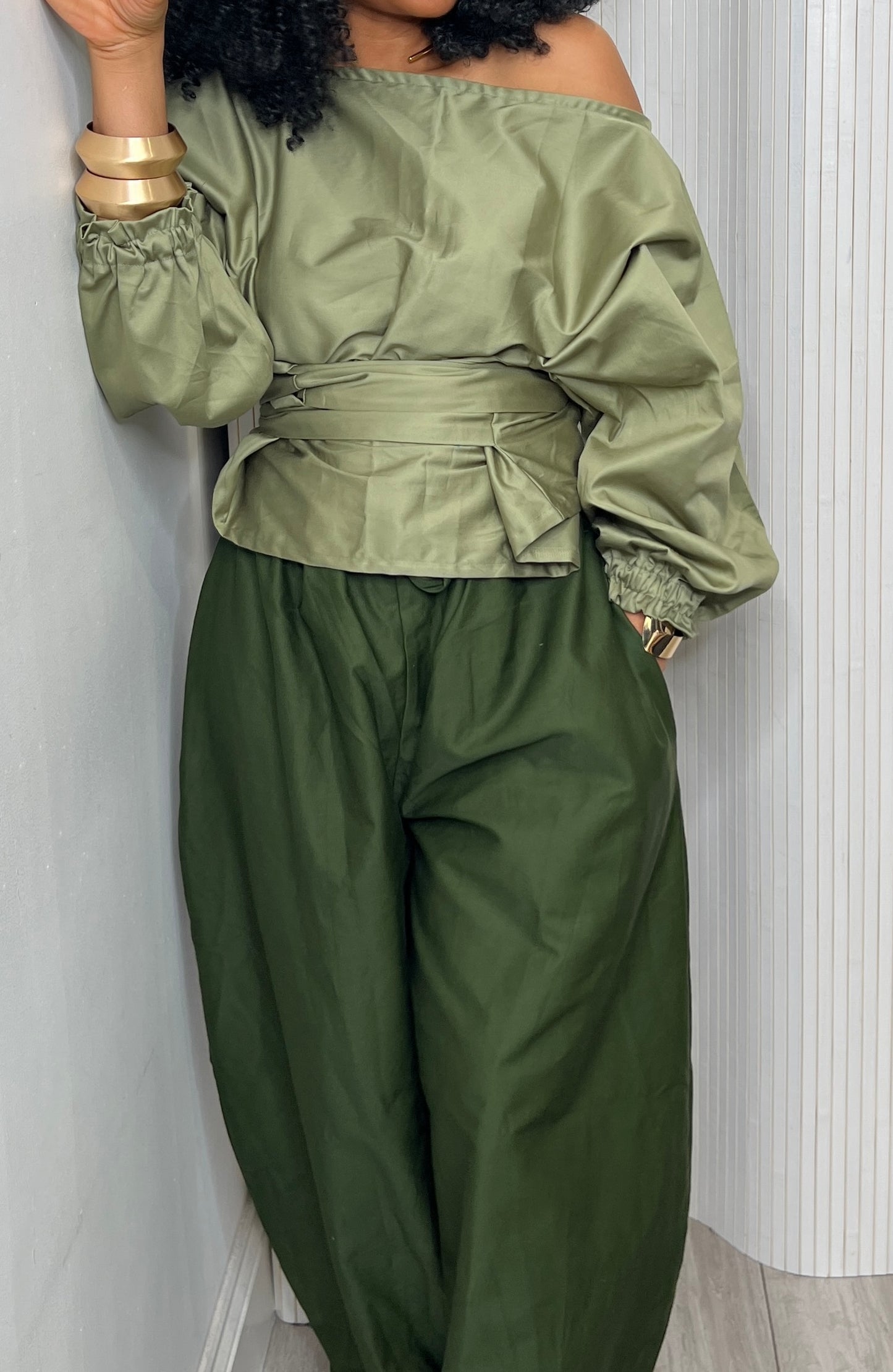 Khaki green Baloon trousers.