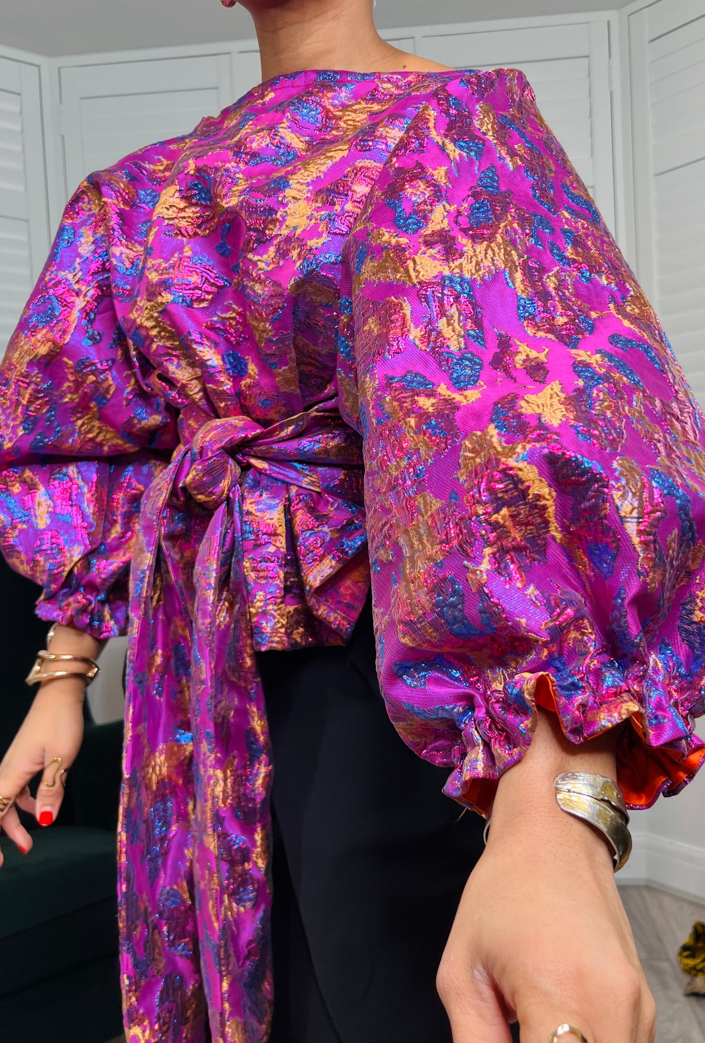 Pink leopard metallic Jacquard Asymmetric Balloon Sleeve Blouse