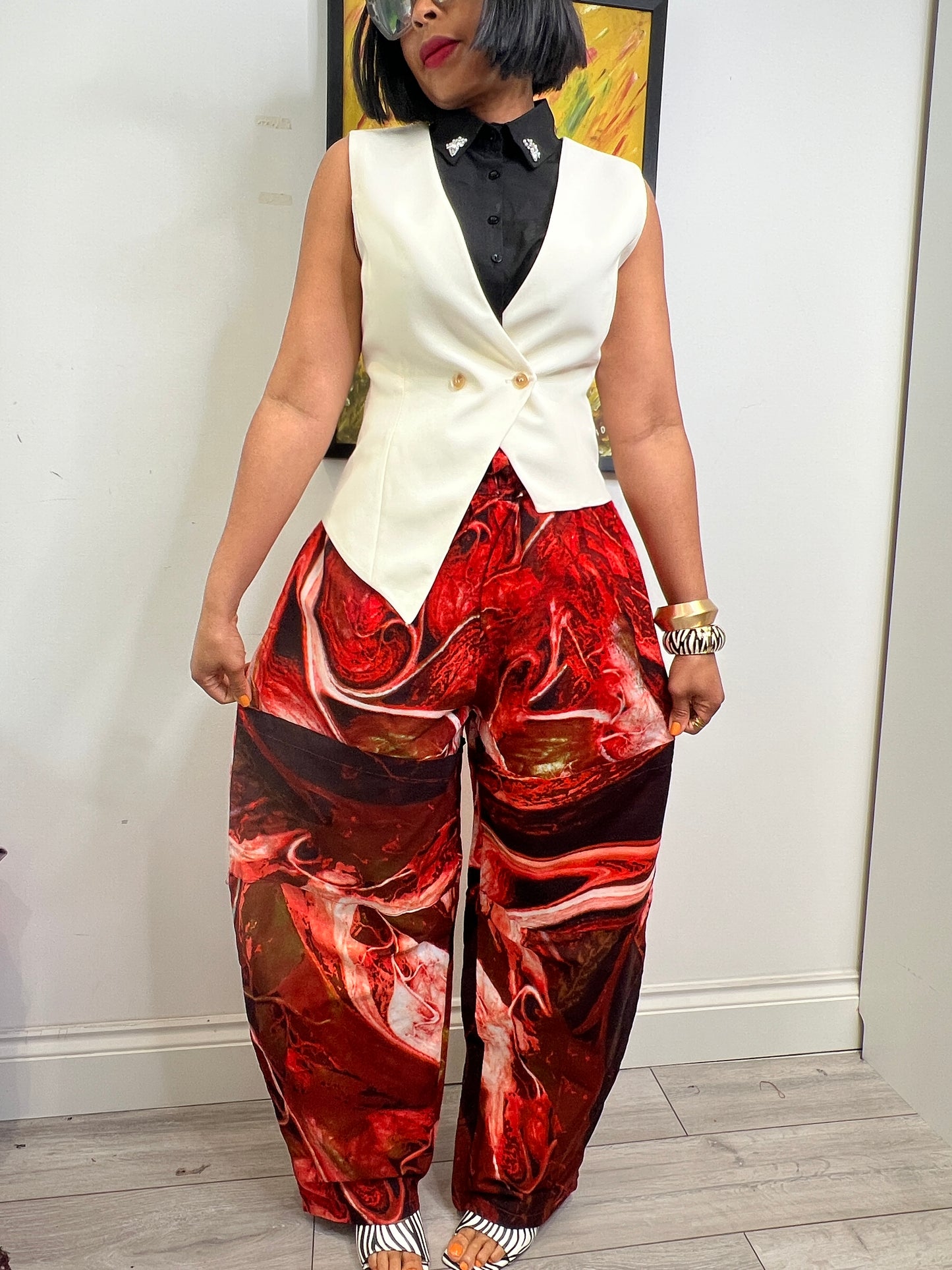 One size 8-12/14 Marble effect red Barrel leg trousers