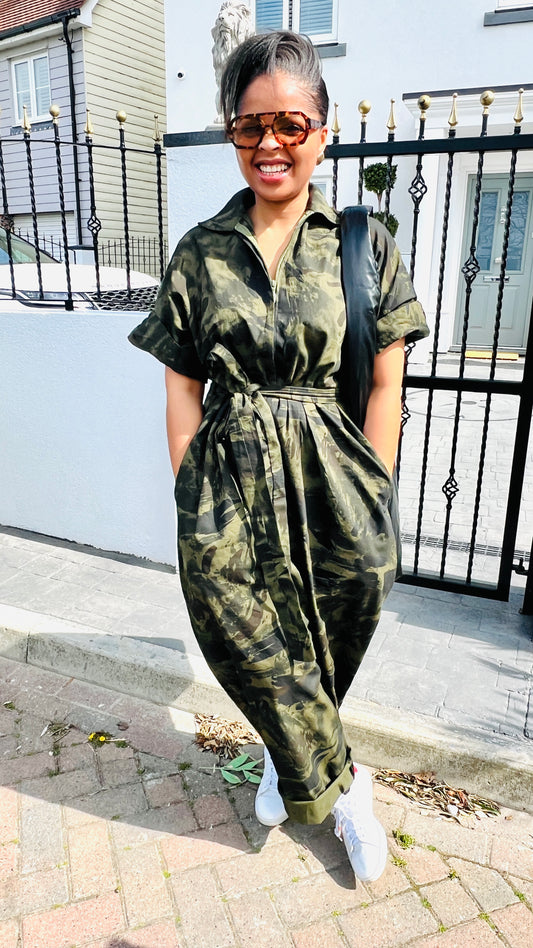 Camouflage khaki twill jumpsuit. Size 1