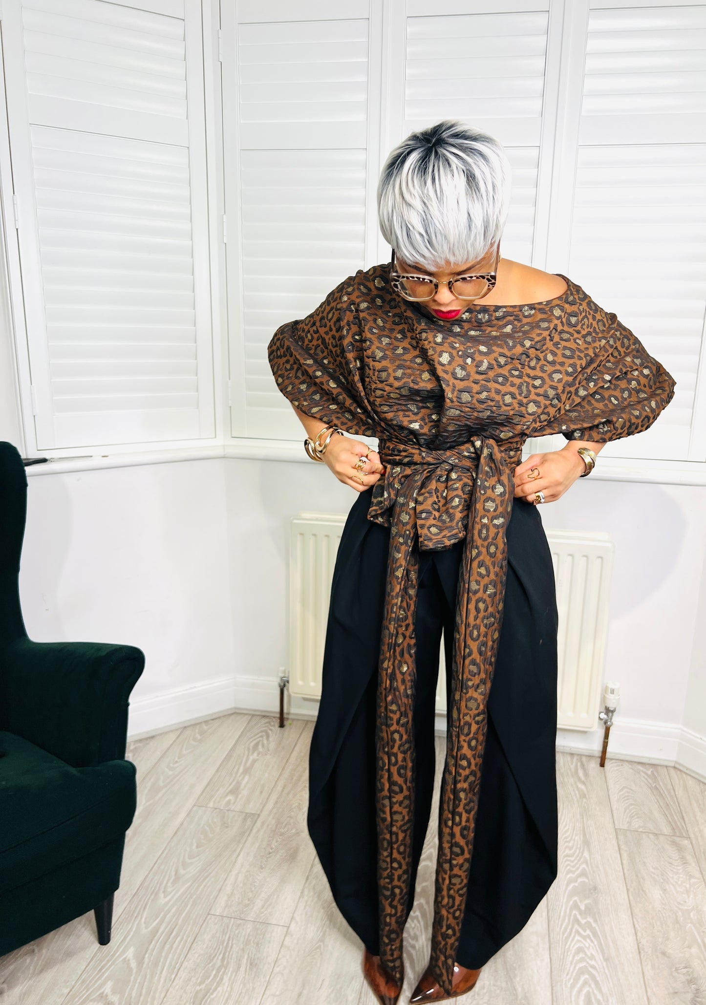 Brown leopard metallic Jacquard Asymmetric Balloon Sleeve Blouse