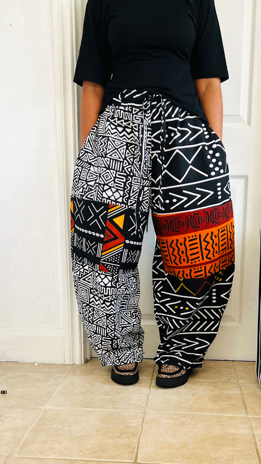 2 print BW black and white Baloon trousers with knee pockets