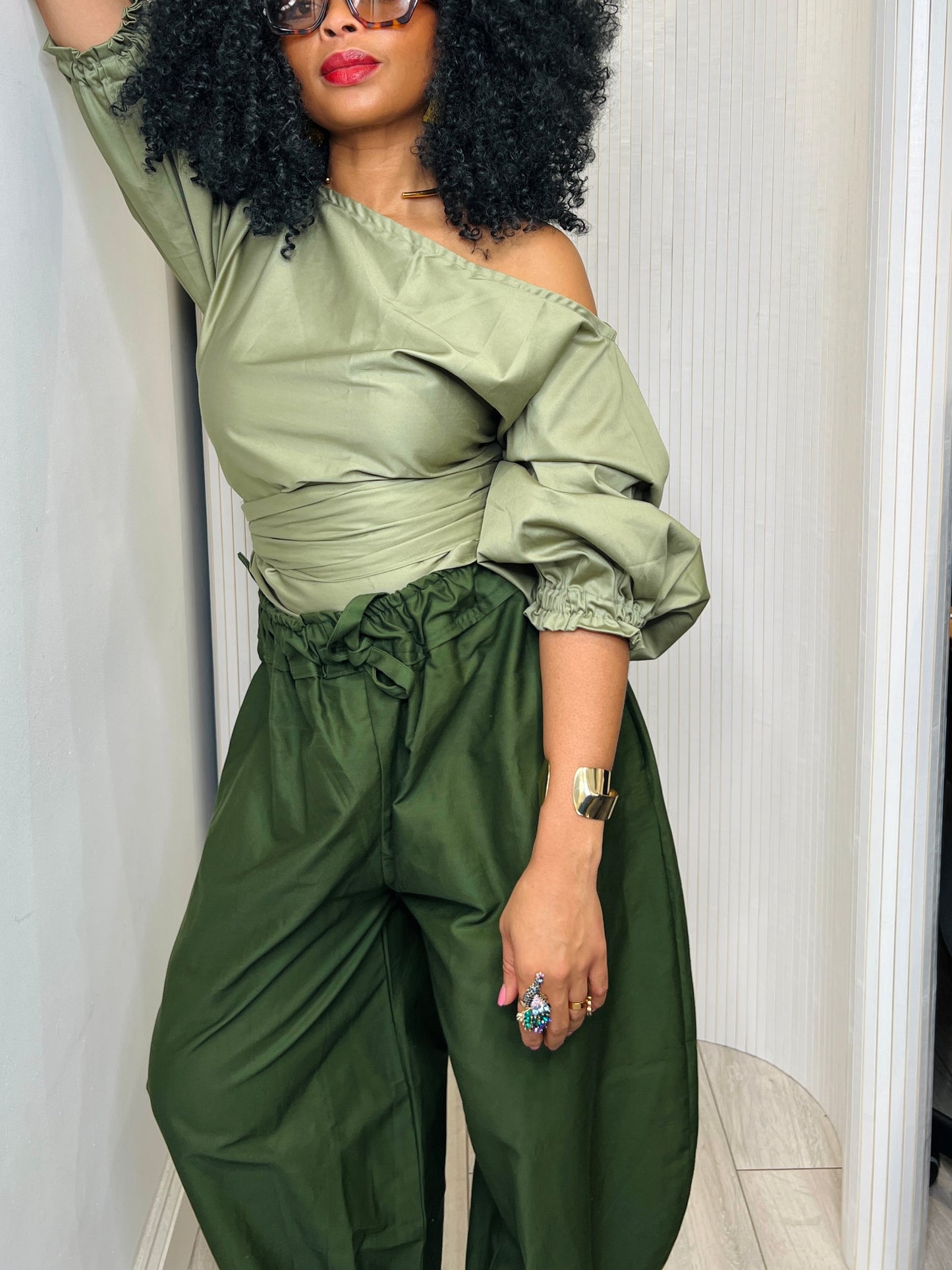 Khaki green Baloon trousers.