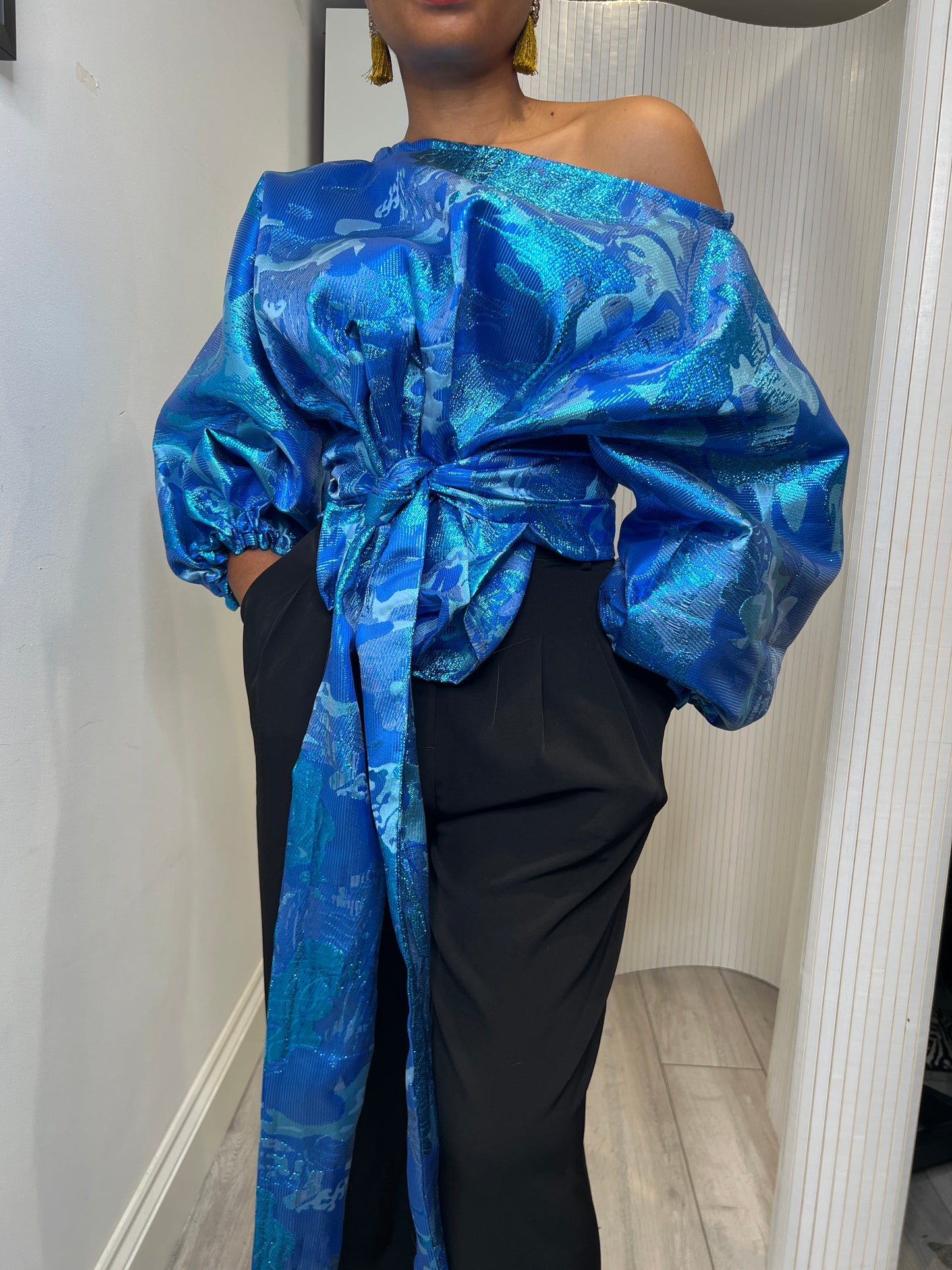 Blue metallic Jacquard Asymmetric Balloon Sleeve Blouse