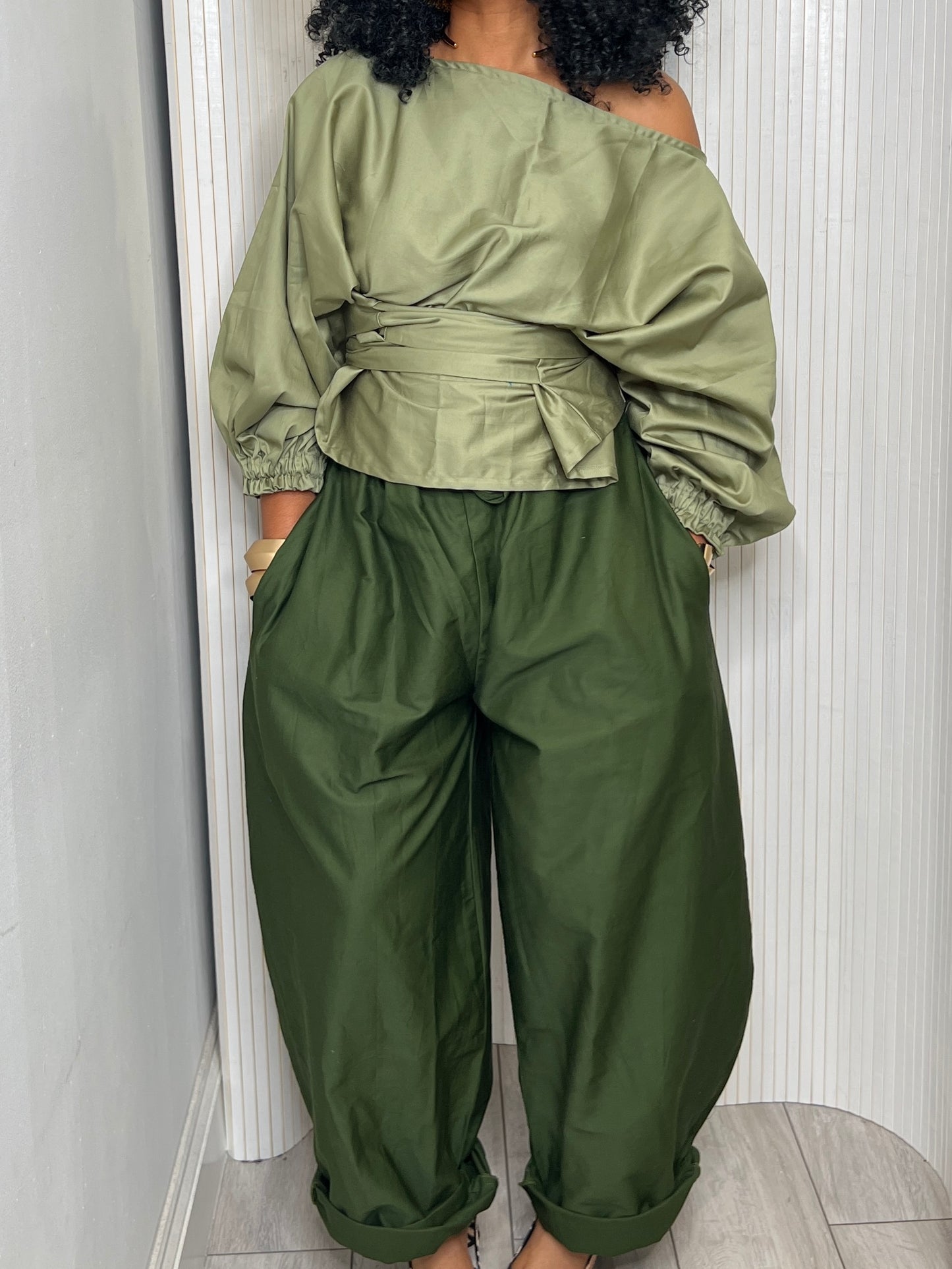 Khaki green Baloon trousers.