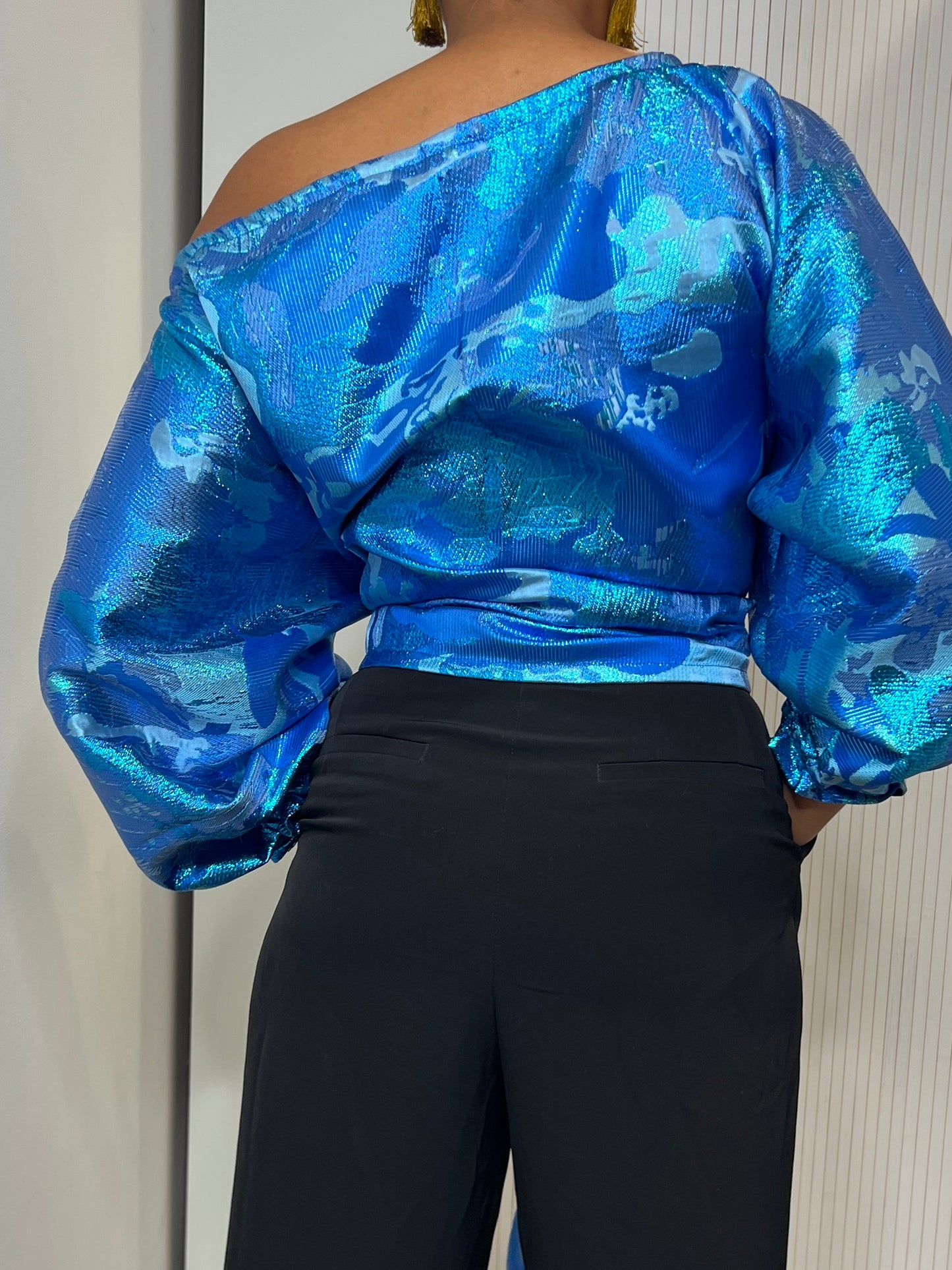 Blue metallic Jacquard Asymmetric Balloon Sleeve Blouse
